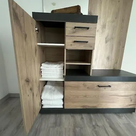 Lägenhet Moderne Und Moeblierte Wohnung! *