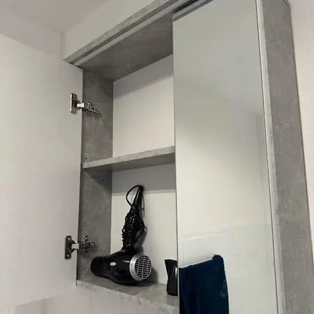 Διαμέρισμα Moderne Und Moeblierte Wohnung! *