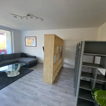 Moderne Und Moeblierte Wohnung!