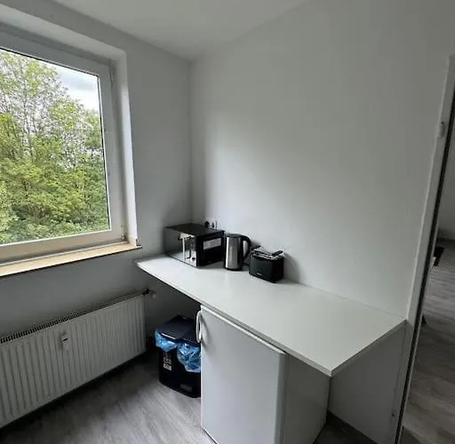 Moderne Und Moeblierte Wohnung! *