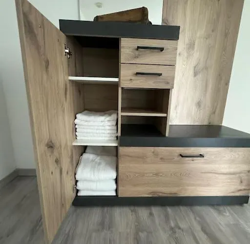 Appartement Moderne Und Moeblierte Wohnung! *