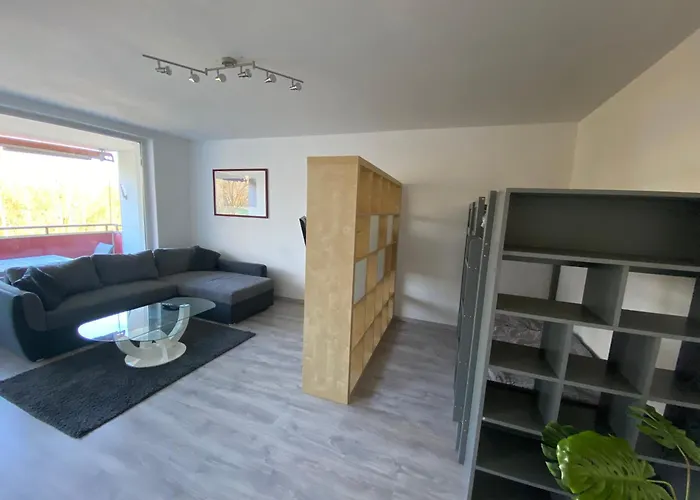 Moderne Und Moeblierte Wohnung!